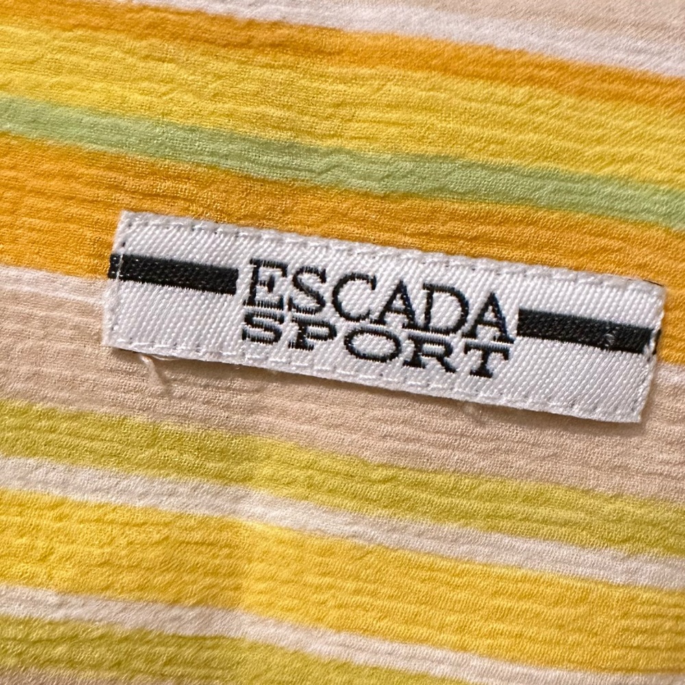 Button down - Picture 2 of 2